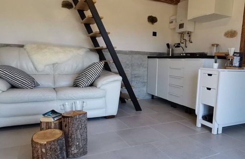Langeac Cabaña | Casa de viña renovada en Langeac, naturaleza y senderismo
