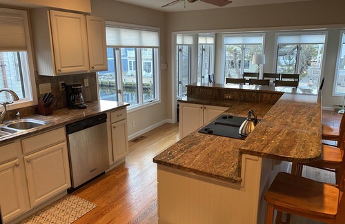 South Bethany Harbor Casa | Renovated with Amazing Water Views & Access - only 1.5 Blocks to Beach!