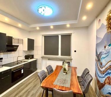 Mitte Apartamento | Renovierte und klimatisierte 70qm City-Wohnung mit Balkon