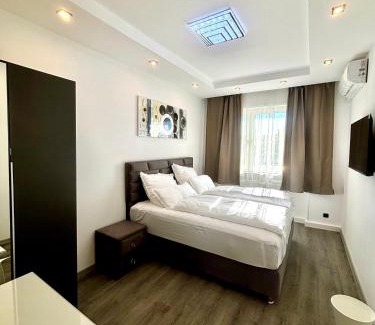 Mitte Apartamento | Renovierte und klimatisierte 70qm City-Wohnung mit Balkon