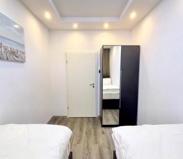 Mitte Apartamento | Renovierte und klimatisierte 70qm City-Wohnung mit Balkon