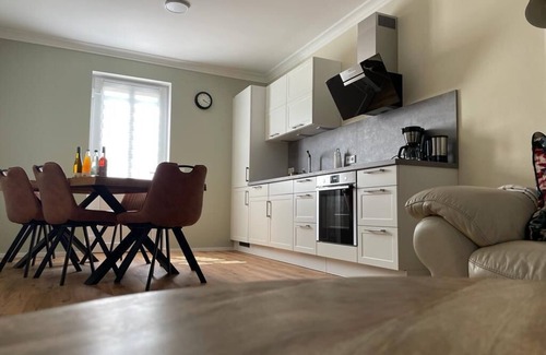 Mettlach Casa | Renoviertes Ferienhaus 115 qm, mit Ganzjährig Beheiztem Innenpool 28 C und Spa
