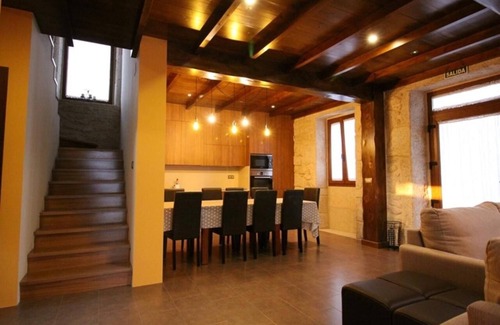 Muros Casa | Renoviertes Steinhaus 5 Minuten vom Strand für Familien und Freunde