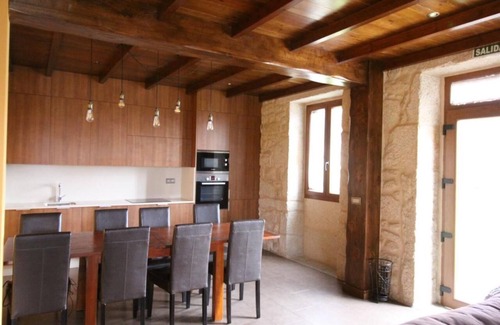 Muros Casa | Renoviertes Steinhaus 5 Minuten vom Strand für Familien und Freunde