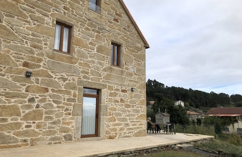 Muros Casa | Renoviertes Steinhaus 5 Minuten vom Strand für Familien und Freunde