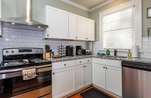 Winston - Salem Casa | Reconocida casa histórica en el centro / frente al parque