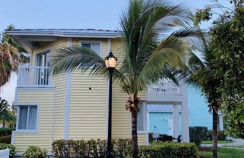 Alice Town Villa | Villa de 2 dormitorios / 2 baños en Alice Town, North Bimini y Slip Marina opcional de 50 pies