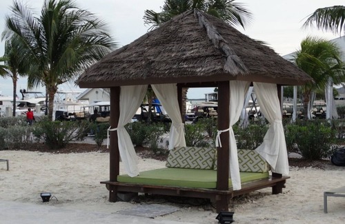Alice Town Villa | Villa de 2 dormitorios / 2 baños en Alice Town, North Bimini y Slip Marina opcional de 50 pies