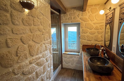 Vernines Casa | Rent country house - sleeps 8, 4 bedrooms, between lakes and volcanoes