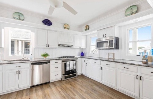 Scituate Cabina | Rent entire exquisite former Inn & former Bed & Breakfast with 5 Beds & 6 Baths