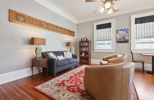 Faubourg Marigny Cama Y Desayuno | Rent entire top-rated, 9 BR Bed & Breakfast with pool - walk to French Quarter