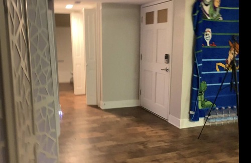 Calabasas Apartamento | Rent room with DOOR LOCK in 2bed/2bath Calabasas w Pool,Jacuzzi,Gym,Tennis Court