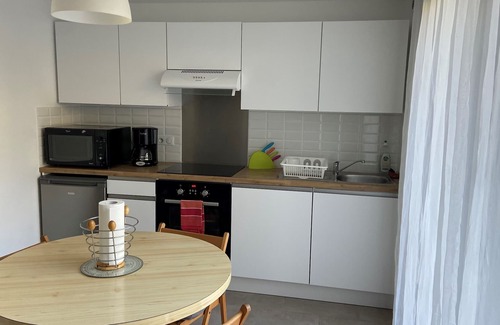 Roquebrune-sur-Argens Apartamento | Alquiler para 4 personas en la planta baja de la villa.