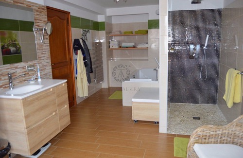 Elne Casa | Amplia casa con piscina a 10 min de las playas.