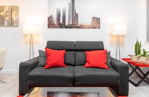 Imperial Apartamento | Rentalis Madrid Río | Moderno apartamento junto a Madrid Río con parking
