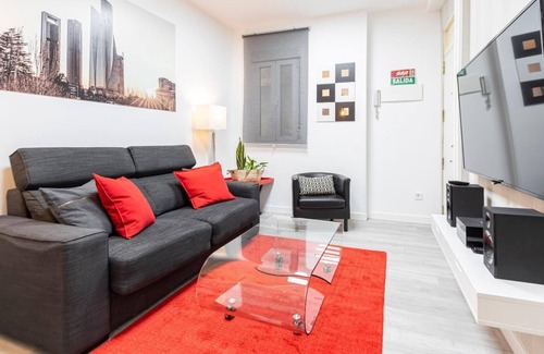 Imperial Apartamento | Rentalis Madrid Río | Moderno apartamento junto a Madrid Río con parking