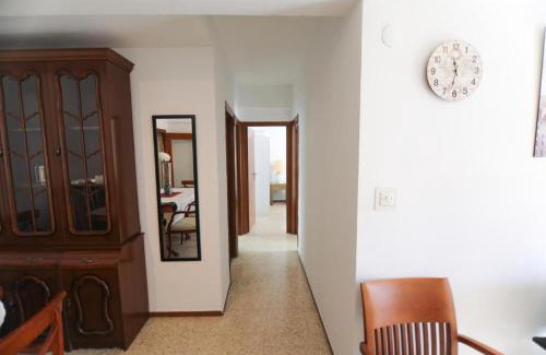Leon XIII-Los Naranjos Apartamento | RentalSevilla Bright apartment in la Macarena