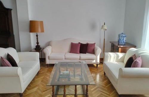 Los Remedios Apartamento | RentalSevilla Virgen de Consolación