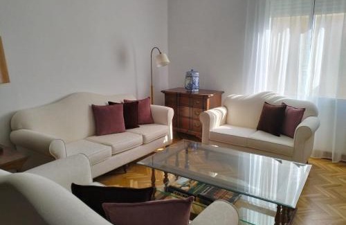 Los Remedios Apartamento | RentalSevilla Virgen de Consolación