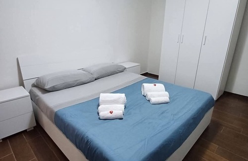 Santa Maria Casa | RENTS ROOMS GOLD COZY FACILITIES IN THE CENTER OF BARLETTA