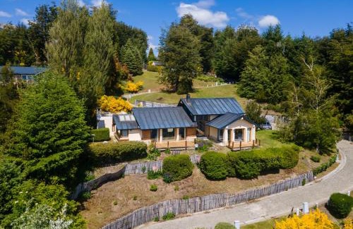 Angostura Casa | RentUp - Casa con vista panorámica al lago Nahuel Huapi