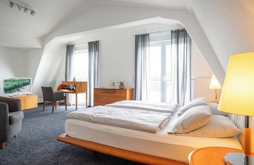 Wahnheide Hotel | &REPEAT Köln Airport