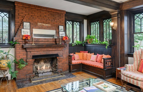 Asheville Cama Y Desayuno | Reserve all of Oakland Cottage B&B 6 BR 6BA, 1.5 miles to downtown Asheville, NC