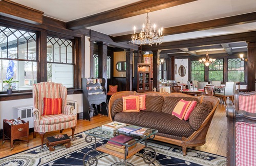 Asheville Cama Y Desayuno | Reserve all of Oakland Cottage B&B 6 BR 6BA, 1.5 miles to downtown Asheville, NC
