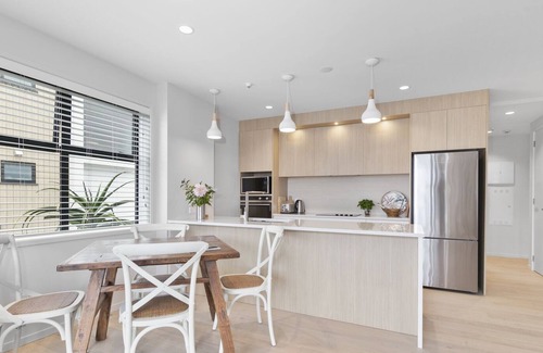Orewa Casa | RESIDENCE DE LA MER - OREWA HOLIDAY APARTMENT, pet friendly in Orewa