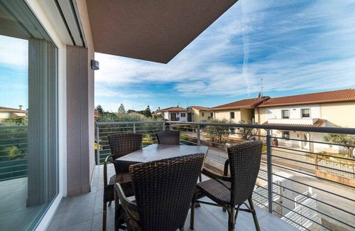 Montioni Apartamento | Residence Fontana di Trevi- modern, pool, Wifi