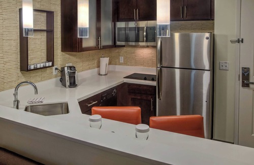 Crossroads Arts District Hotel | Residence Inn by Marriott Kansas City Downtown/ Convention
