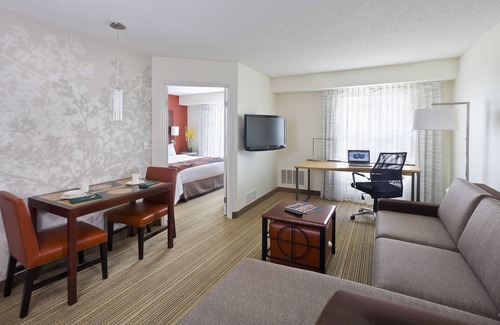 The Woodlands Hotel | Residence Inn Houston The Woodlands / Lake Front Circle