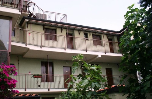 Carugate Apartamento | Residence Isabella