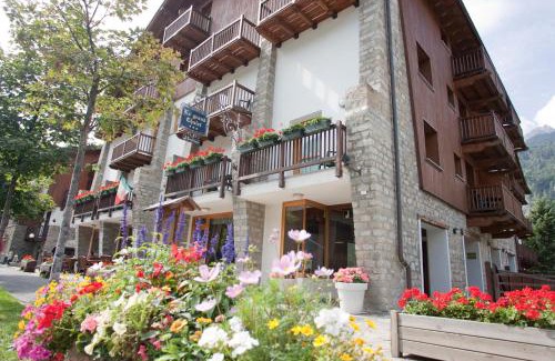 Courmayeur Apartamento | Residence Le Grand Chalet