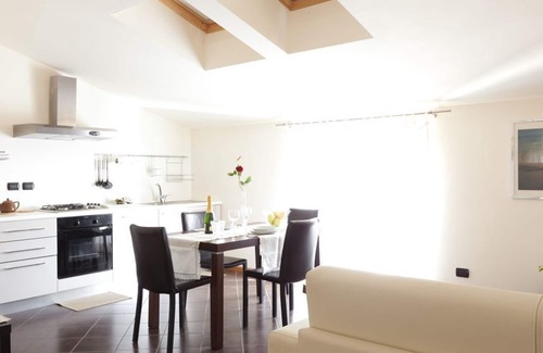 Cavaion Veronese Casa | Residence le Torri - M* - Elegant two-room apartment Lake Garda Bardolino
