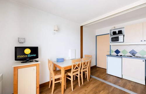 Pornichet Apartamento | Residence Les Océanes - maeva Home - Comfort studio for 5 people - sea view