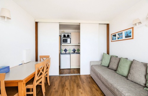 Pornichet Apartamento | Residence Les Océanes - maeva Home - Comfort studio for 5 people - sea view