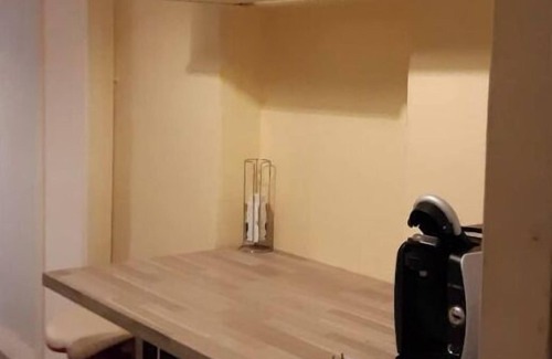 Chateauroux Apartamento | Residence Mifaly - Red and white decor apartment