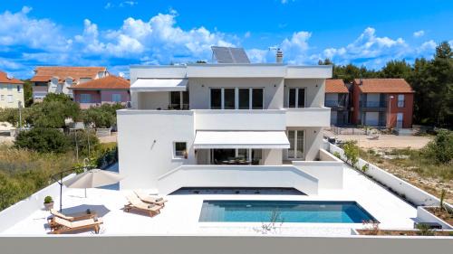 Srima Villa | Residence Opera