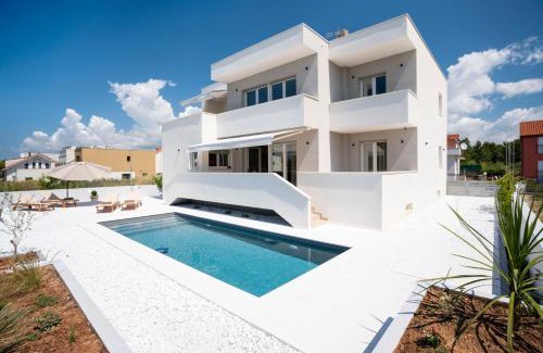 Srima Villa | Residence Opera