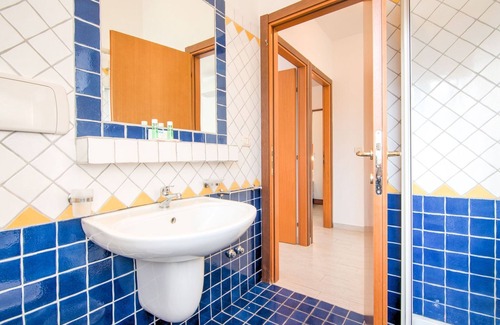 Torre Pedrera Apartamento | Residence with swimming pool nearby the sea.