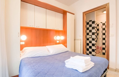Torre Pedrera Apartamento | Residence with swimming pool nearby the sea.