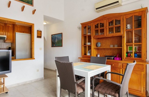 El Moncayo Apartamento | Residencial El Pinar by Interhome