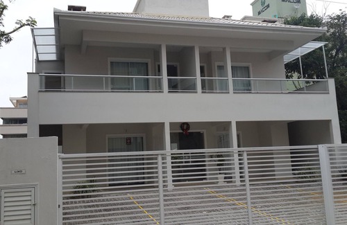 Bombas Casa | Residencial Amarillis Apto. 4 con suite para matrimonio, y 1 habitación para 4 personas