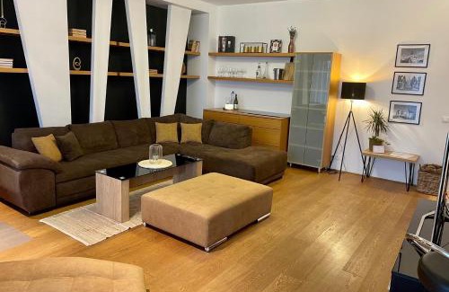 Juh Apartamento | Resident Apartment