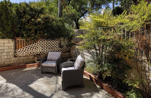 Stevenson Ranch Casa | Residential Retreat near Magic Mountain, Pet-Friendly