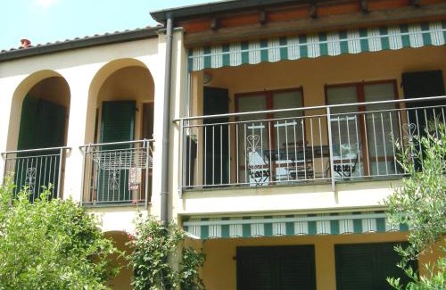Montegrino Valtravaglia Apartamento | Residenza Bosco Sole