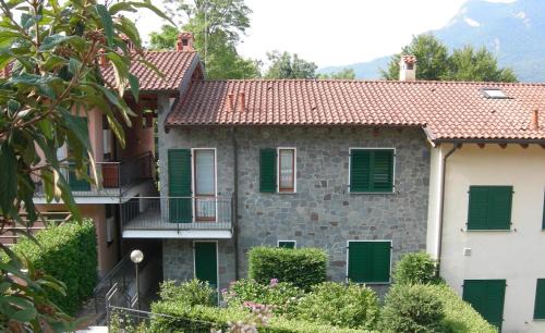 Montegrino Valtravaglia Apartamento | Residenza Bosco Sole
