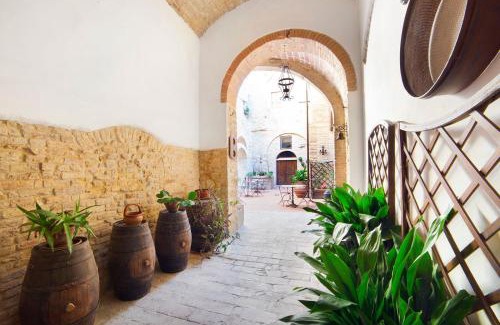 San Gimignano City Centre Hotel | Residenza D'Epoca Palazzo Buonaccorsi
