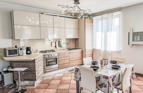 Rovellasca Apartamento | Residenza Elisa by Interhome